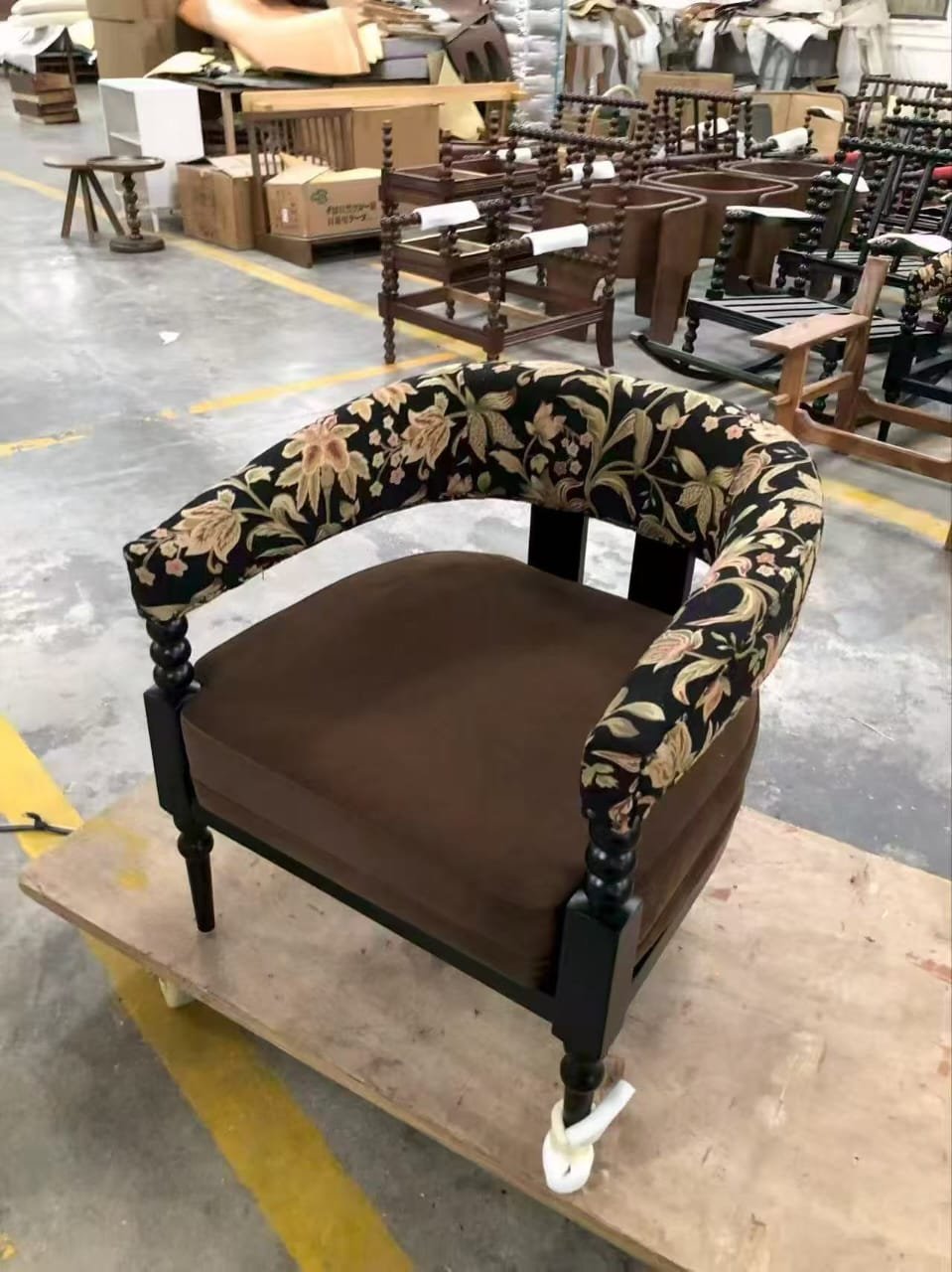 Atelier Tactile Bouclé Swivel Chair